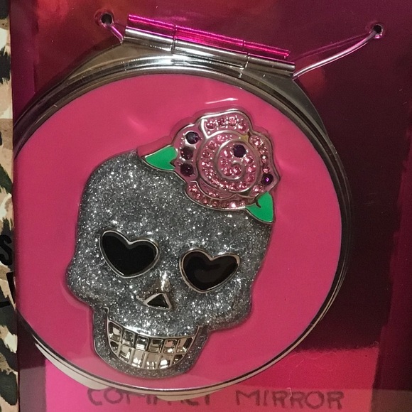 Betsey Johnson Other - Betsey Johnson: Skull Compact Mirror